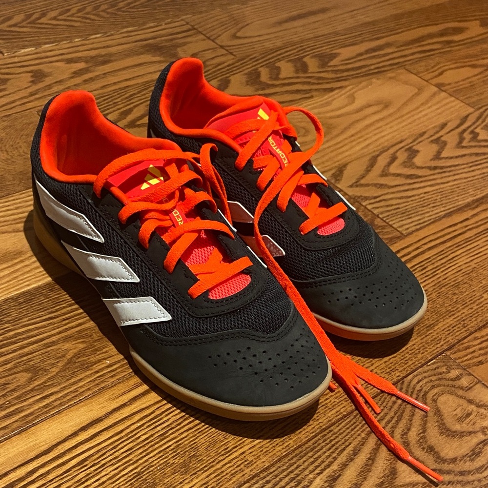 Adidas Predator Club in Sala shoes